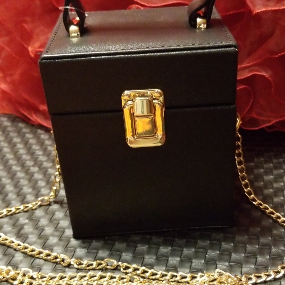 Boxed shoulder bag - Picture 3 of 6